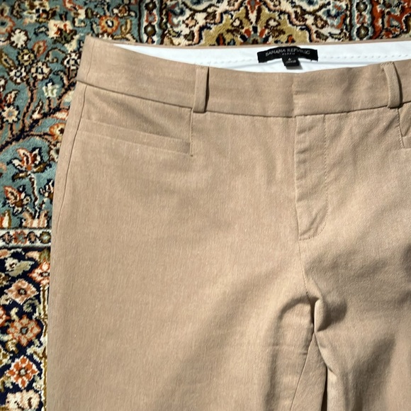 Size 6 Banana Sloan pants. - Picture 4 of 12
